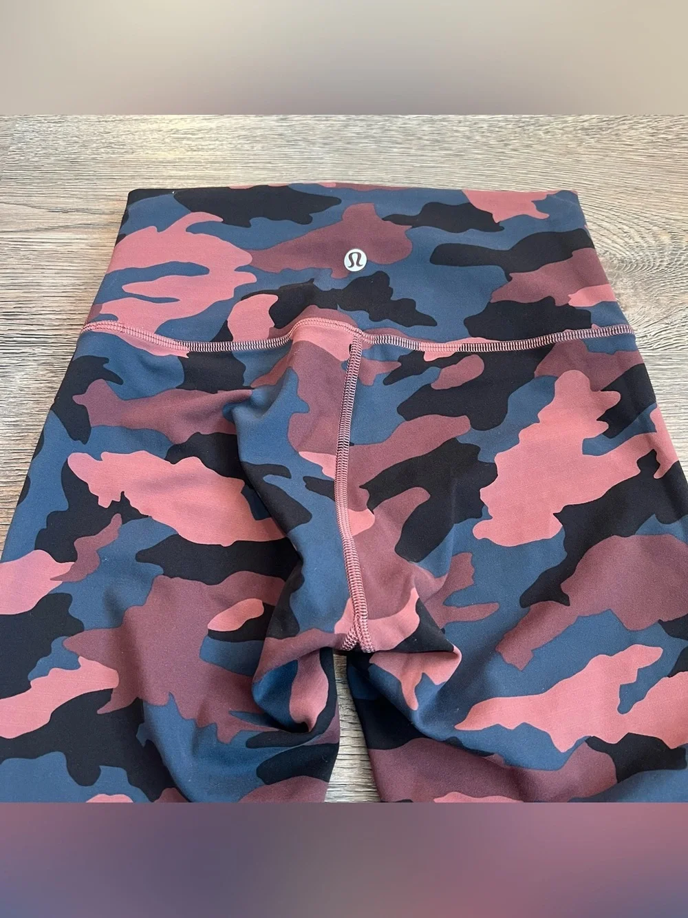 Lululemon Wunder Train High-Rise Tight 25” Heritage 365 Camo Smoky Red Night 4